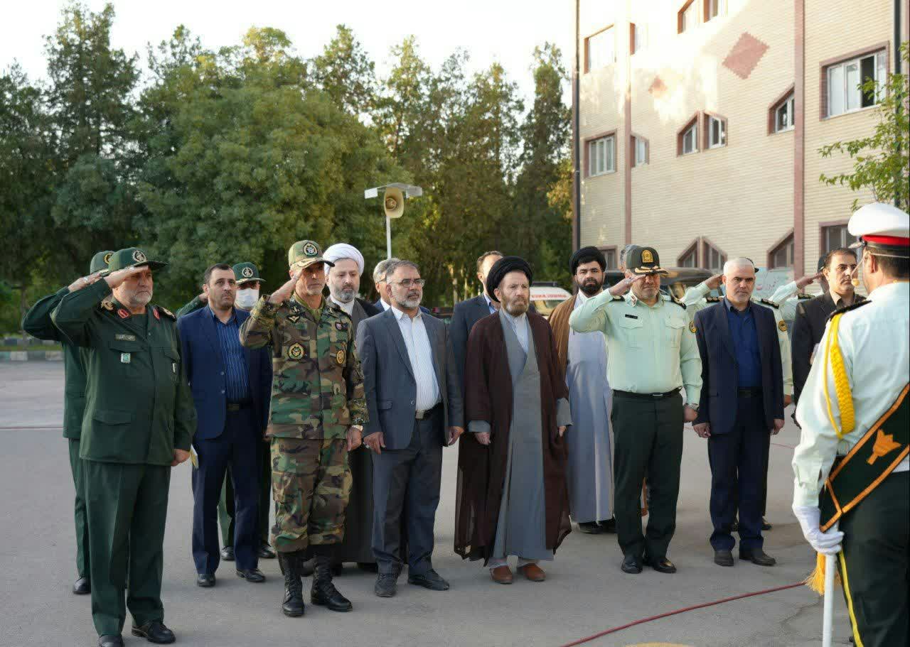 صبحگاه مشترک نیروهای مسلح در خرم ‎آباد برگزار شد