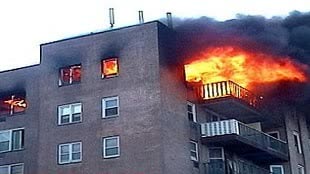 آتش سوزی مجتمع مسکونی ۵ طبقه در بروجرد